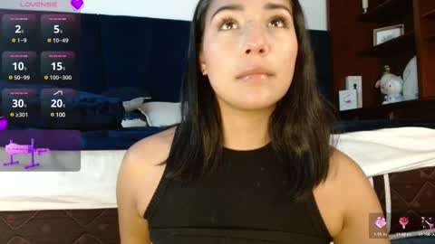 Snapshot of laura_golden1 chatting on 02-26-25, 10:09 lLAURA online show from 02-26-25, 10:09