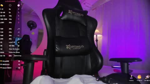 Lura online show from 12-25-24, 03:38