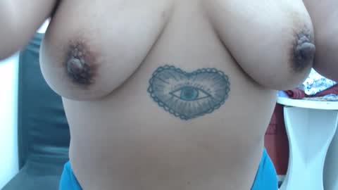  Laura  online show from 10-24-25, 02:24