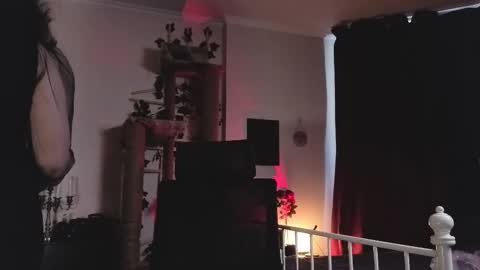 Snapshot of laura_karamazov chatting on 02-23-26, 09:28 Miss Laura online show from 02-23-26, 09:28