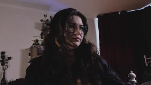 Snapshot of laura_karamazov chatting on 02-25-26, 10:14 Miss Laura online show from 02-25-26, 10:14