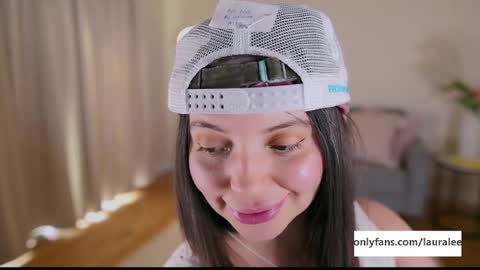 Laura Lee. online show from 02-13-25, 02:45