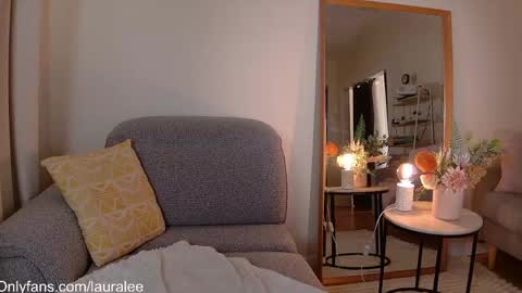 Laura Lee. online show from 04-09-26, 01:27