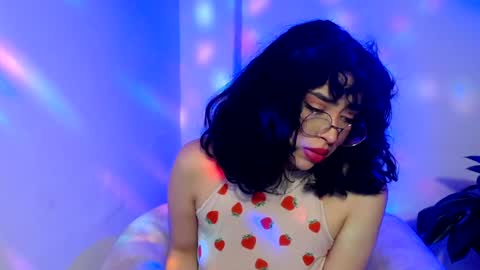 Snapshot of laura_pink01 chatting on 02-07-25, 03:55 laura_pink01 online show from 02-07-25, 03:55