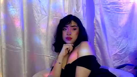 Snapshot of laura_pink01 chatting on 02-13-25, 01:40 laura_pink01 online show from 02-13-25, 01:40