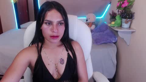 Snapshot of laura_pink22 chatting on 12-15-24, 12:29 Laura Pink online show from 12-15-24, 12:29