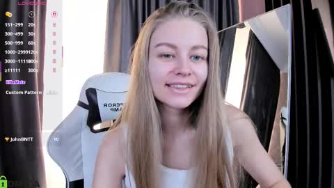 Laura online show from 10-19-25, 01:56