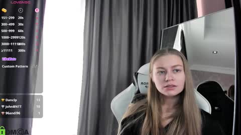 Laura online show from 12-21-25, 10:11