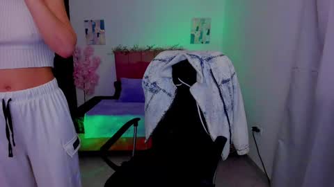 Laura Rose online show from 10-03-25, 02:03