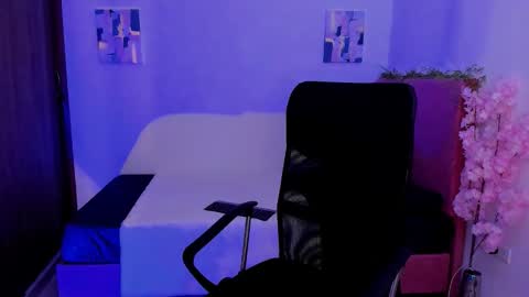 Laura Rose online show from 11-03-25, 05:25