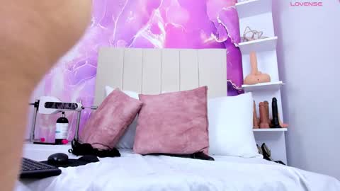 Laura Smith online show from 01-21-25, 08:43