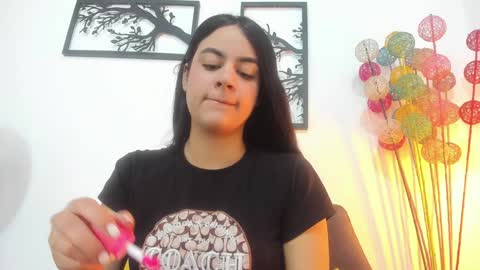 Snapshot of laura_soe chatting on 01-10-25, 02:34 LAURA SOE online show from 01-10-25, 02:34