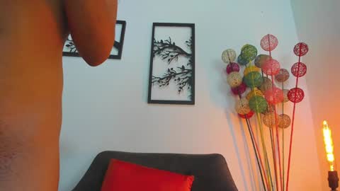 Snapshot of laura_soe chatting on 01-17-25, 04:26 LAURA SOE online show from 01-17-25, 04:26