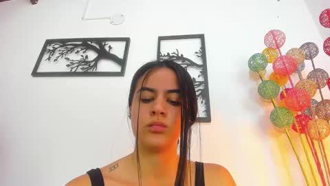 Snapshot of laura_soe chatting on 02-02-25, 04:32 LAURA SOE online show from 02-02-25, 04:32