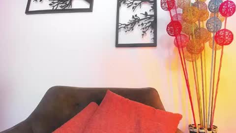 Snapshot of laura_soe chatting on 02-25-25, 05:47 LAURA SOE online show from 02-25-25, 05:47