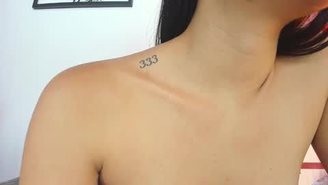 Snapshot of laura_soe chatting on 03-03-25, 06:22 LAURA SOE online show from 03-03-25, 06:22