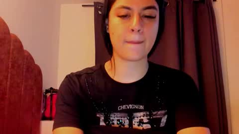 Snapshot of laura_soe chatting on 12-02-25, 11:56 LAURA SOE online show from 12-02-25, 11:56