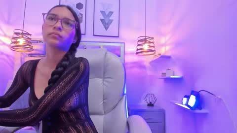 Snapshot of laura_stuar chatting on 10-30-25, 11:44 laura stuar online show from 10-30-25, 11:44