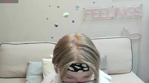 Laura online show from 02-23-26, 12:52