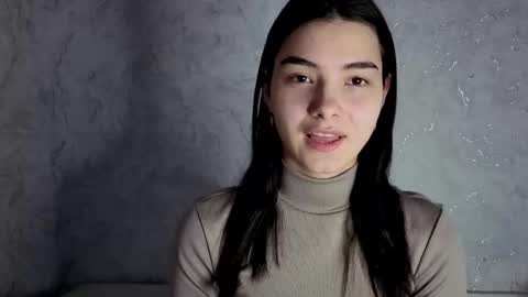 Laura online show from 02-26-26, 01:10