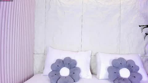 Snapshot of lauracarther chatting on 06-01-26, 05:36 LauraCarther online show from 06-01-26, 05:36
