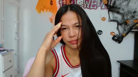 Snapshot of lauracb_ chatting on 10-19-25, 07:14 lauracb online show from 10-19-25, 07:14