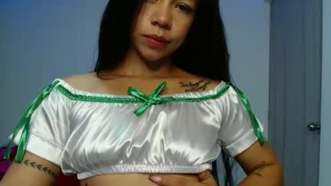 Snapshot of lauracb_ chatting on 11-28-25, 04:59 lauracb online show from 11-28-25, 04:59