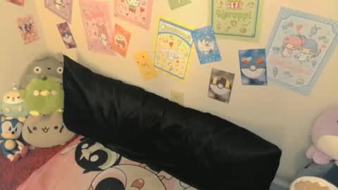 Snapshot of laurachan chatting on 12-30-24, 10:23 LauraChan online show from 12-30-24, 10:23