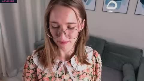 Snapshot of lauracollins__ chatting on 05-23-26, 02:21 May online show from 05-23-26, 02:21