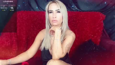 LauraCrystall online show from 12-21-25, 05:20