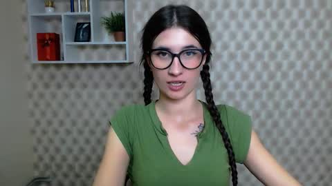 Laura online show from 11-05-25, 11:43