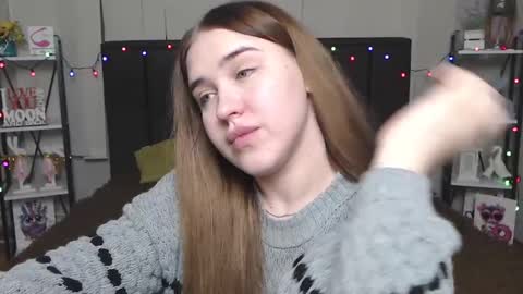 LauraHlot online show from 01-24-25, 04:59