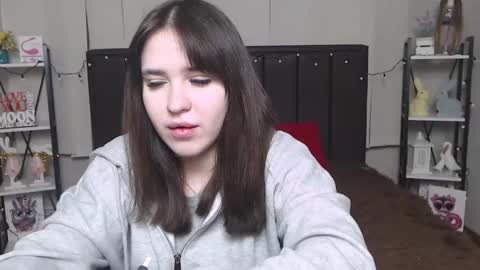 LauraHlot online show from 02-03-25, 12:47