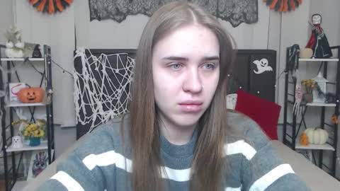 LauraHlot online show from 10-24-25, 05:31