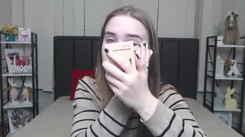 LauraHlot online show from 12-05-25, 06:26