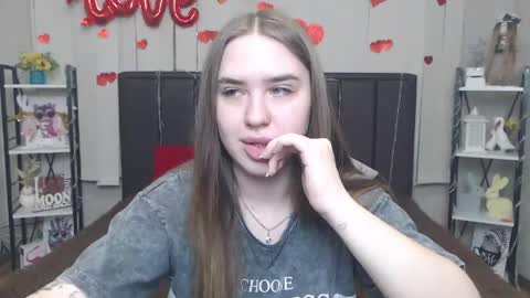 Snapshot of laurahlot chatting on 05-12-26, 06:10 LauraHlot online show from 05-12-26, 06:10