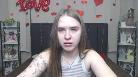 Snapshot of laurahlot chatting on 05-20-26, 06:08 LauraHlot online show from 05-20-26, 06:08