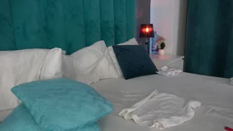 LauraMirage online show from 02-17-25, 12:54