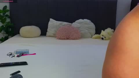 LauraMirage online show from 11-27-25, 09:00