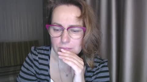 Lauraoven1 online show from 12-23-24, 08:11