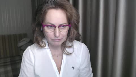 Lauraoven1 online show from 01-05-25, 04:38