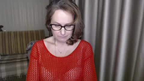 Lauraoven1 online show from 02-11-25, 02:57