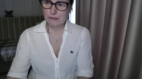 Lauraoven1 online show from 03-07-25, 07:41