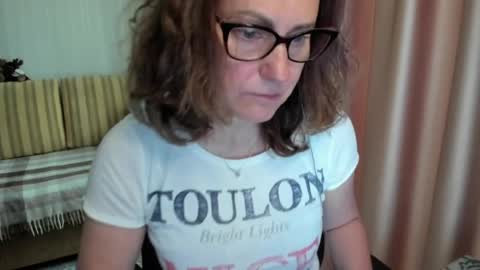 Snapshot of lauraoven1 chatting on 05-28-26, 10:34 Lauraoven1 online show from 05-28-26, 10:34