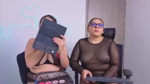 Snapshot of laurasex_21 chatting on 07-02-26, 07:31 Laura online show from 07-02-26, 07:31