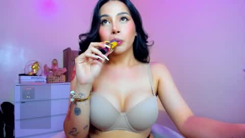 Snapshot of laurasinclair chatting on 03-02-26, 03:41 Your sweet Laura online show from 03-02-26, 03:41