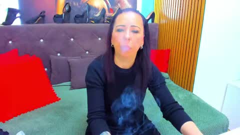 Laura online show from 05-02-26, 03:55