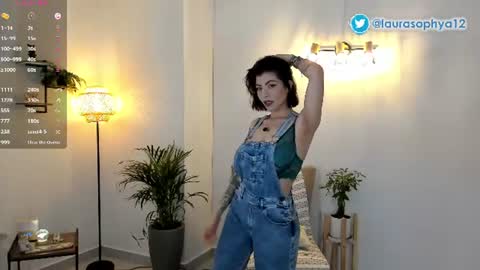 Laura online show from 06-25-26, 10:03