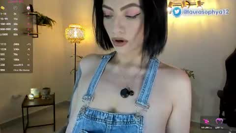 Laura online show from 07-05-26, 09:33