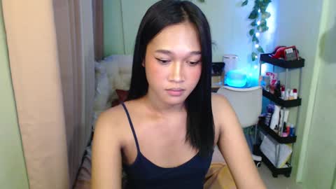 Snapshot of lauraxjose chatting on 02-10-25, 04:47 jose and laura online show from 02-10-25, 04:47